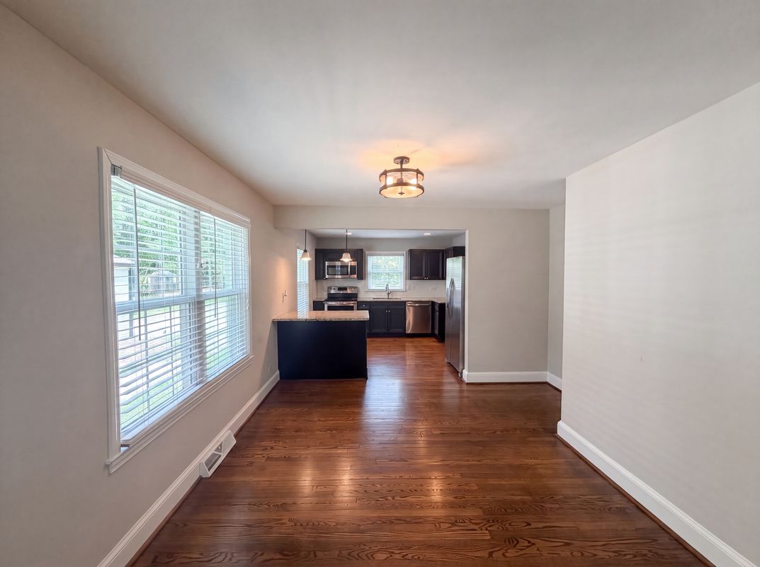 Photo 7 of 17 of 1712 N Roxboro St, Durham, NC