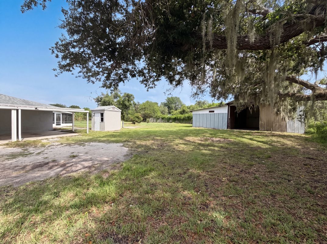 Photo 6 of 34 of 2805 105th St E, Palmetto, FL