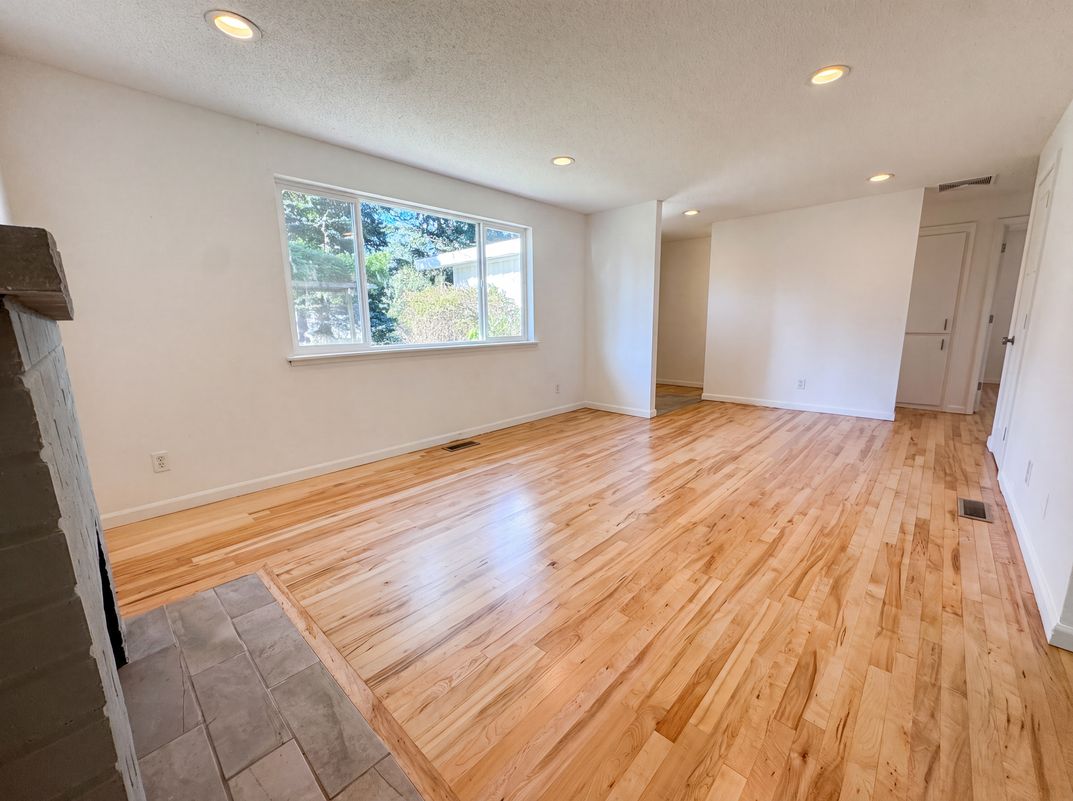 Photo 7 of 19 of 712 141st St E, Tacoma, WA