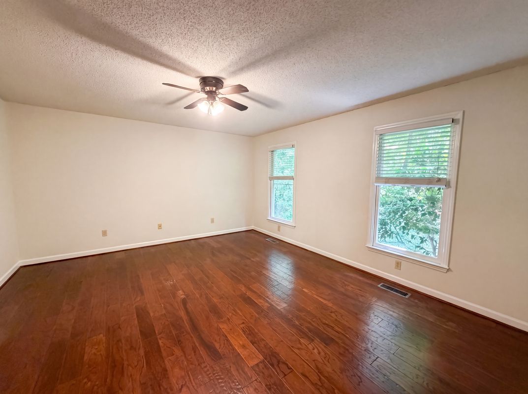 Photo 8 of 38 of 335 Dill Cir, Landrum, SC