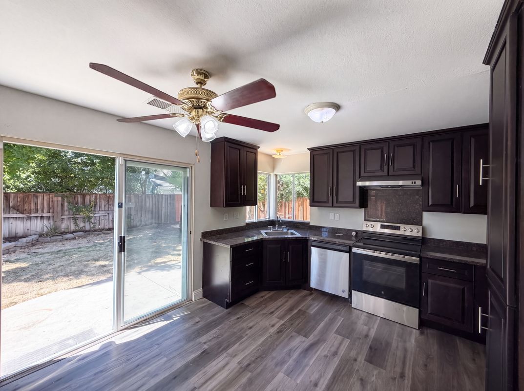Property photo 2 of 5150 Brookfield Ct