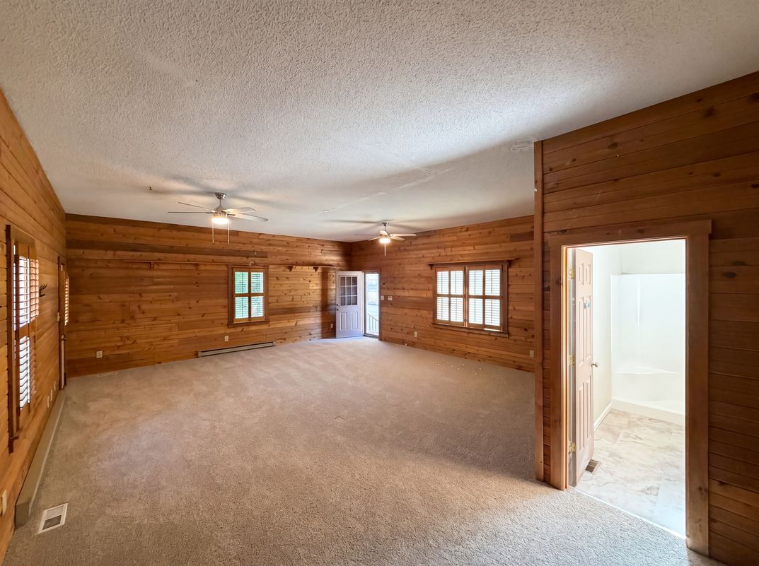 Photo 12 of 29 of 8400 Chestnut Oak Ct, Harrisburg, NC