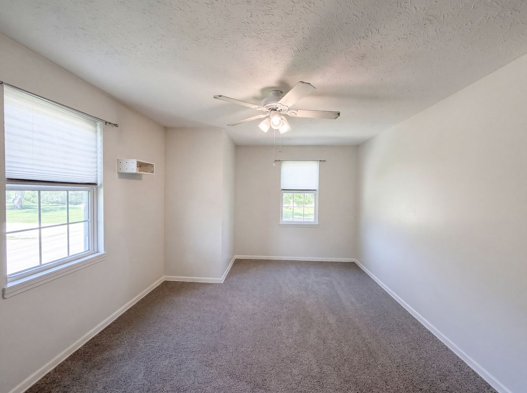 Photo 16 of 31 of 23691 Redfern Rd, Columbia Station, OH