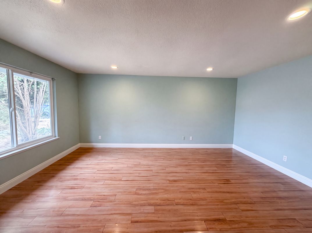Photo 18 of 25 of 7804 McClintock Way, Sacramento, CA