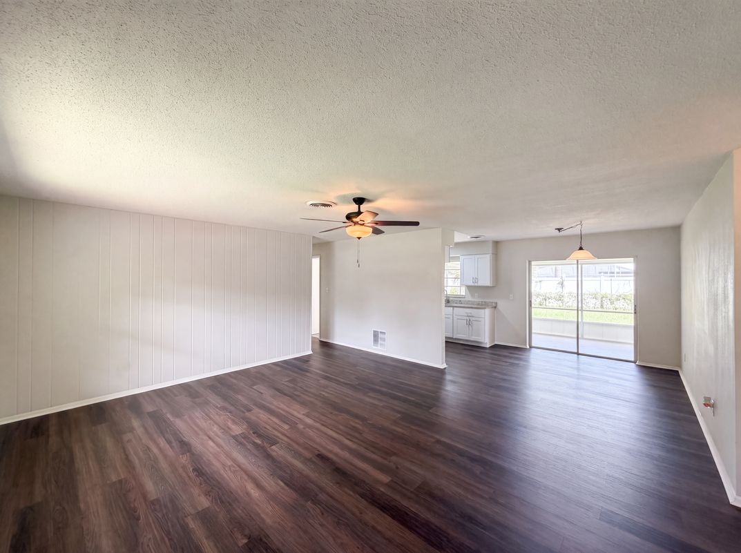 Photo 3 of 28 of 855 Murdock Blvd, Orlando, FL