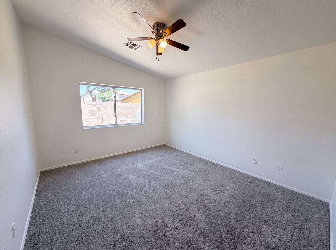 Photo 4 of 18 of 9103 N Palm Brook Dr, Tucson, AZ