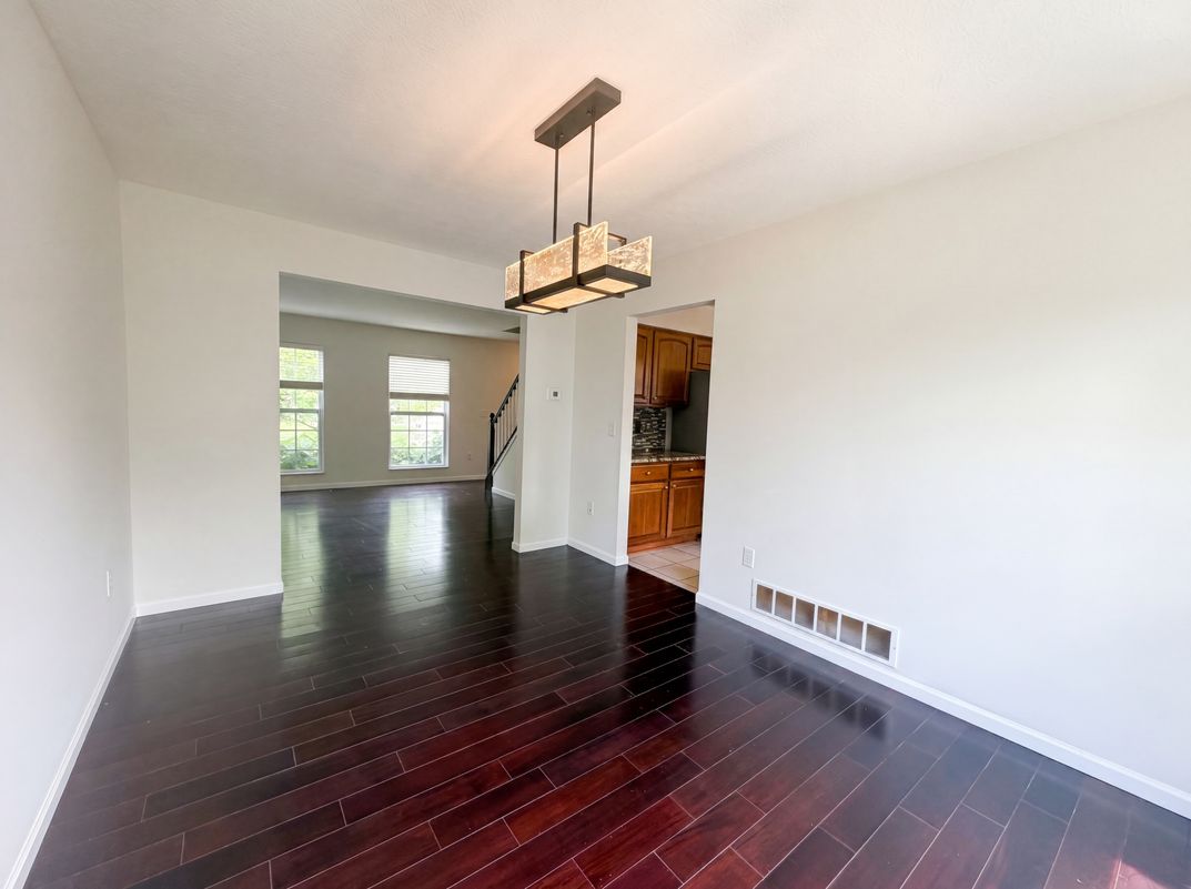Photo 11 of 44 of 7966 Lazelle Woods Dr, Westerville, OH