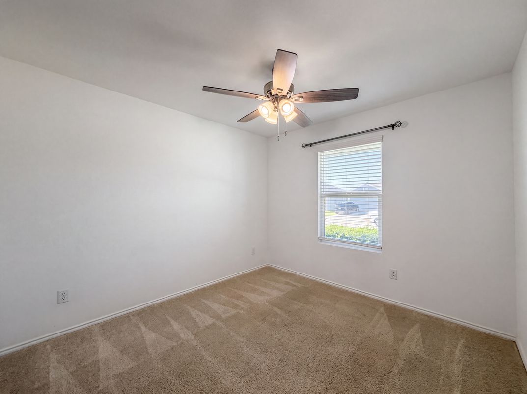 Photo 11 of 26 of 408 Riverside Dr, Princeton, TX