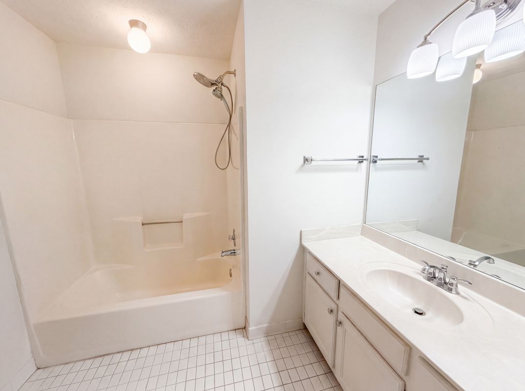 Photo 14 of 26 of 4342 Trotters Way Dr, Snellville, GA