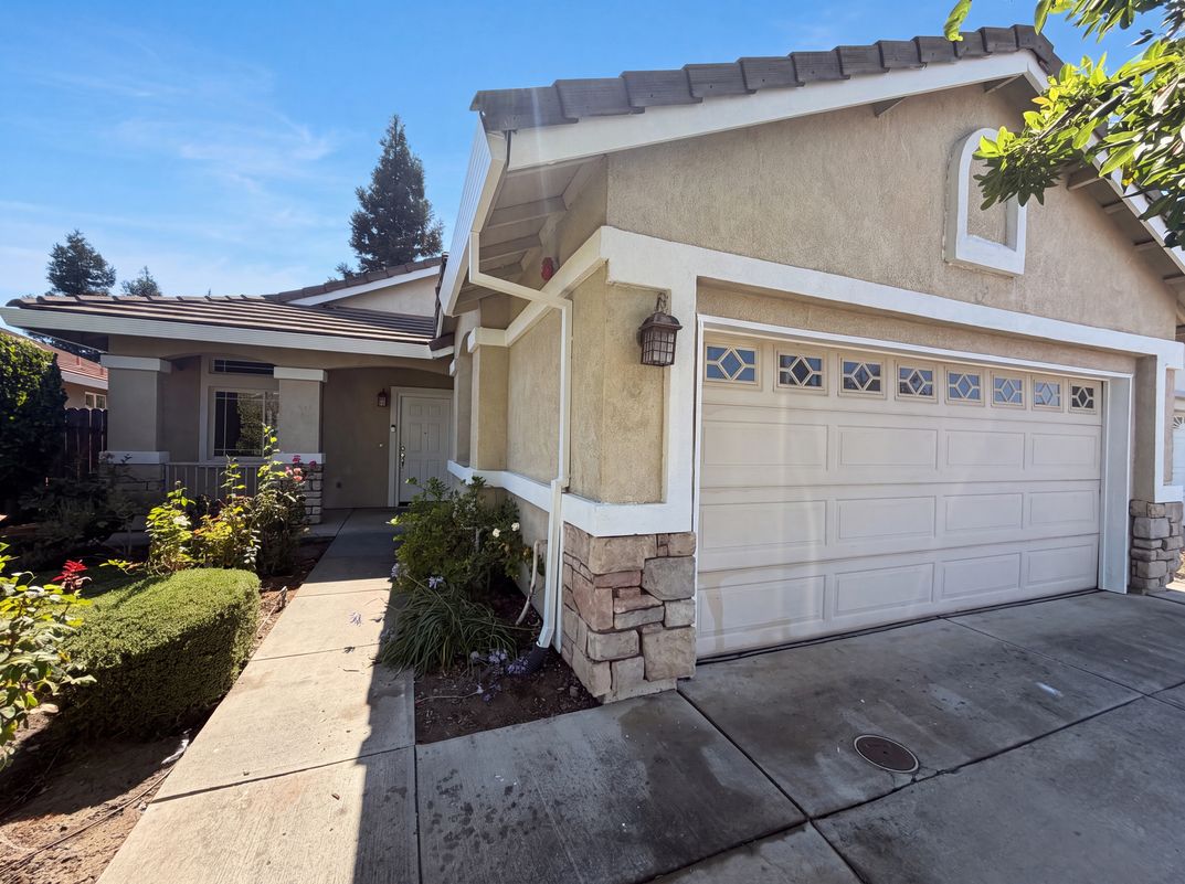 Photo 19 of 22 of 915 Wallace Dr, Woodland, CA