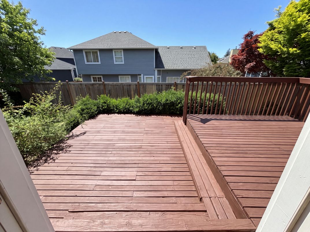 Photo 5 of 26 of 12531 81st Pl NE, Kirkland, WA