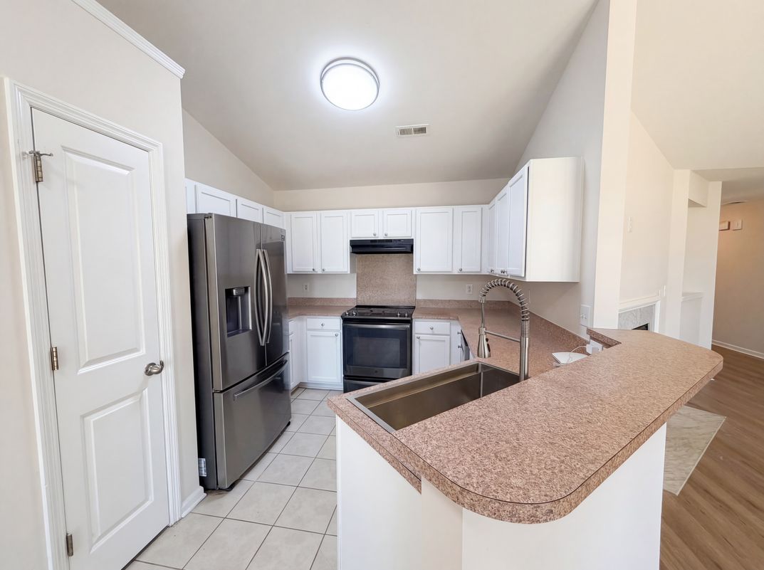 Photo 2 of 17 of 9794 Stockport Cir, Summerville, SC