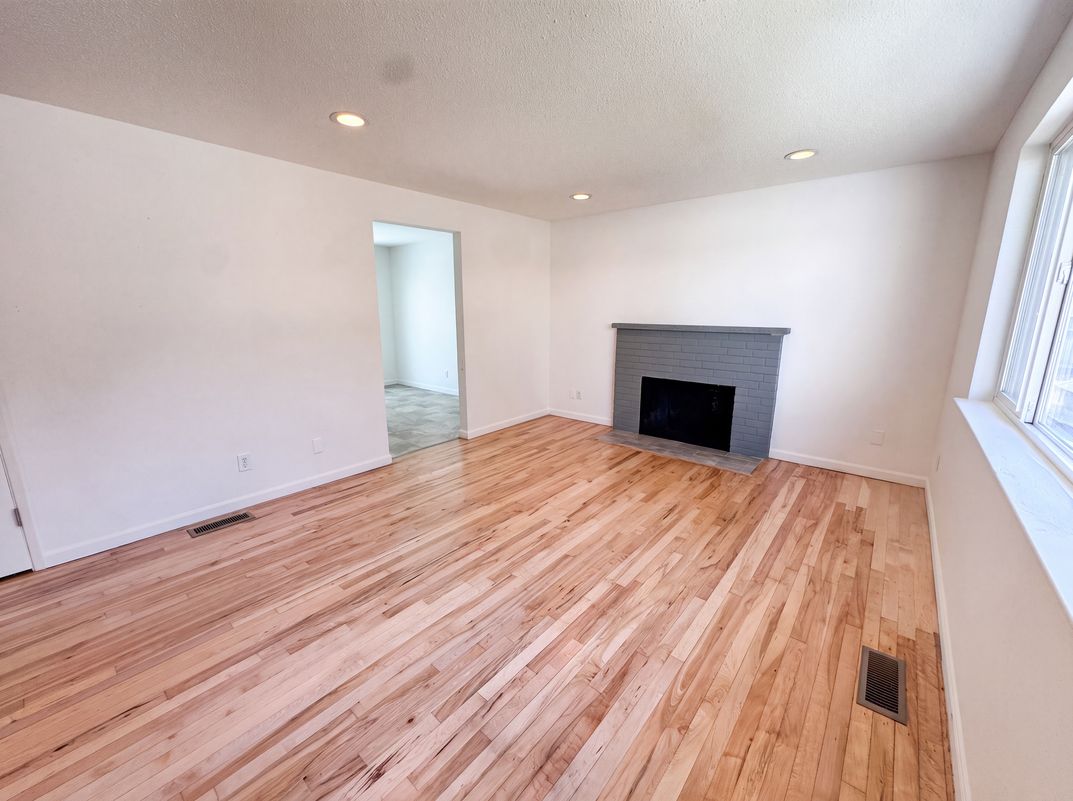 Property photo 3 of 712 141st St E