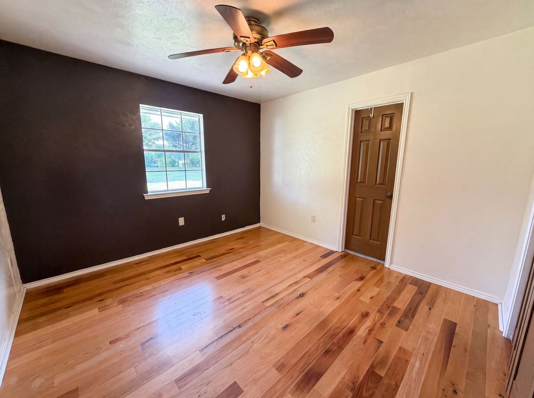 Photo 4 of 20 of 100 Dubb Ln, Red Oak, TX