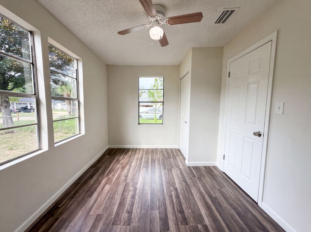 Photo 11 of 21 of 1340 Ottawa Ave, Jacksonville, FL