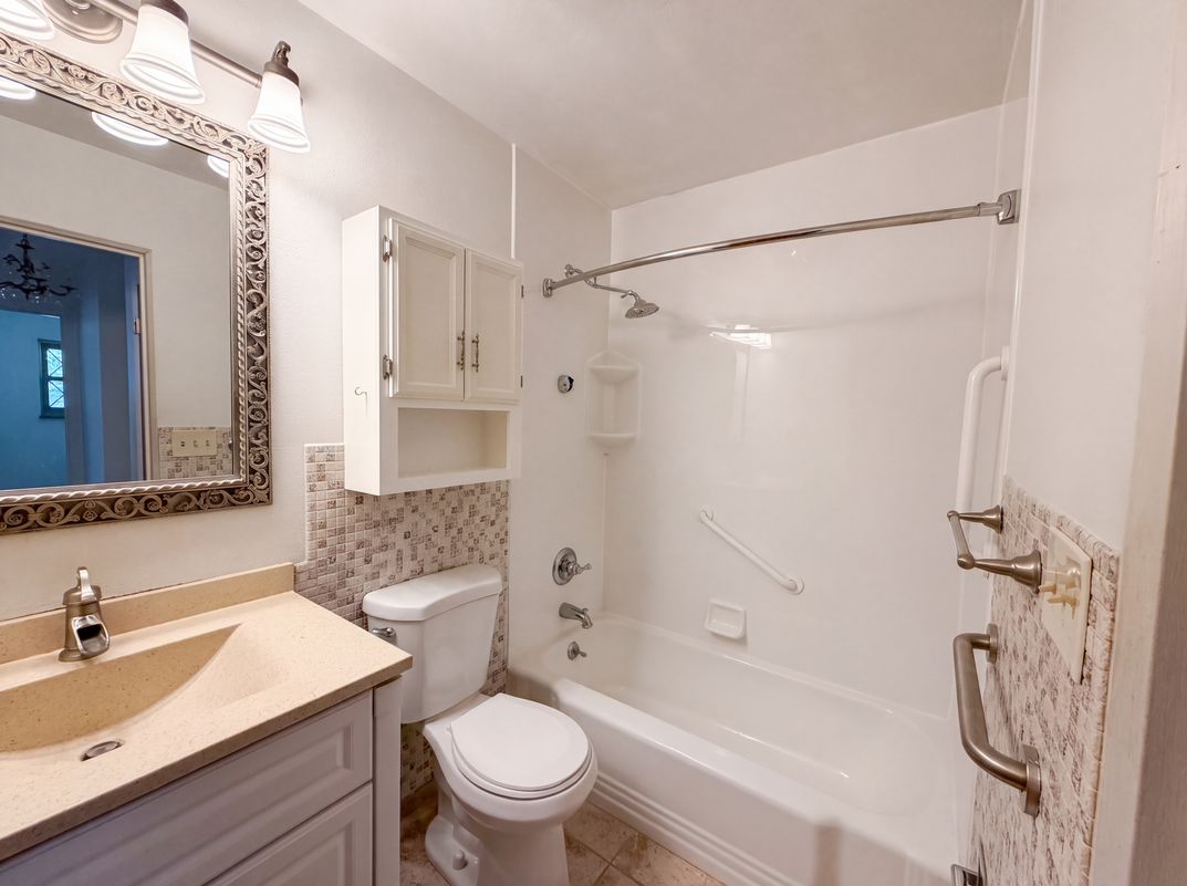 Photo 13 of 25 of 209 Dana Dr, Collinsville, IL