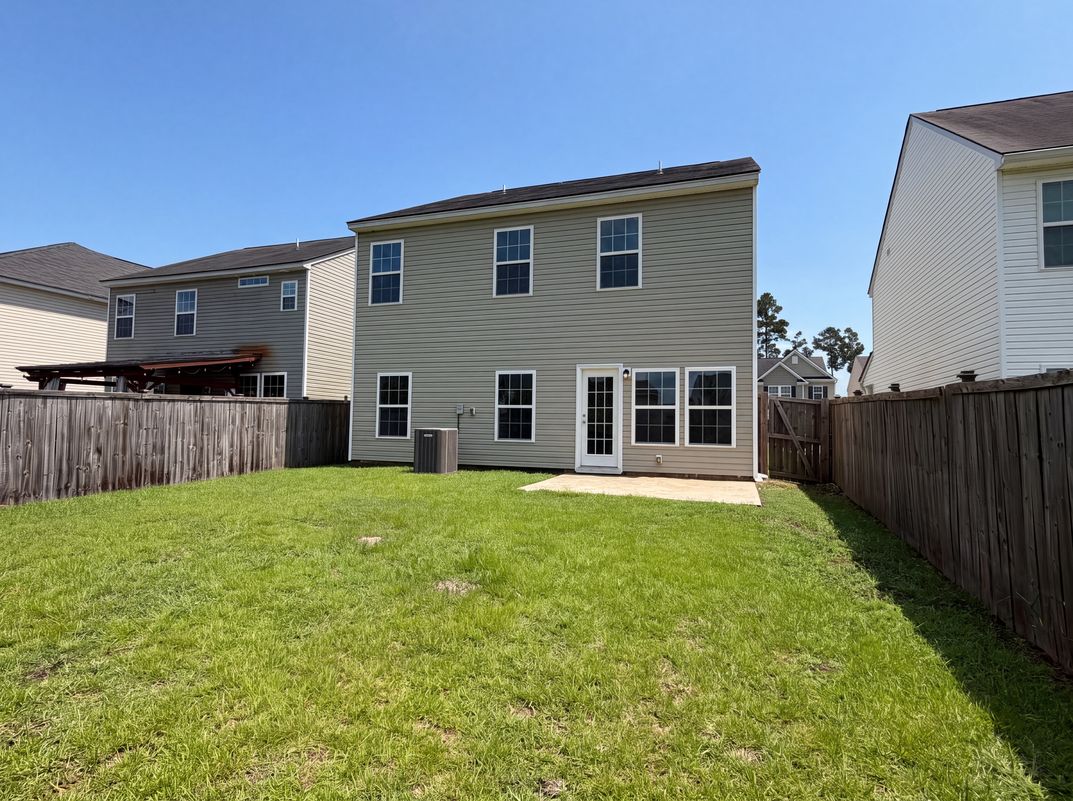 Photo 5 of 21 of 747 Redbud Ln, Summerville, SC