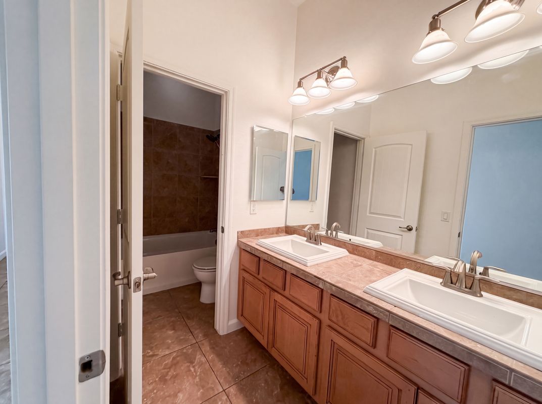 Photo 9 of 40 of 701 E Charlevoix Ave, Gilbert, AZ