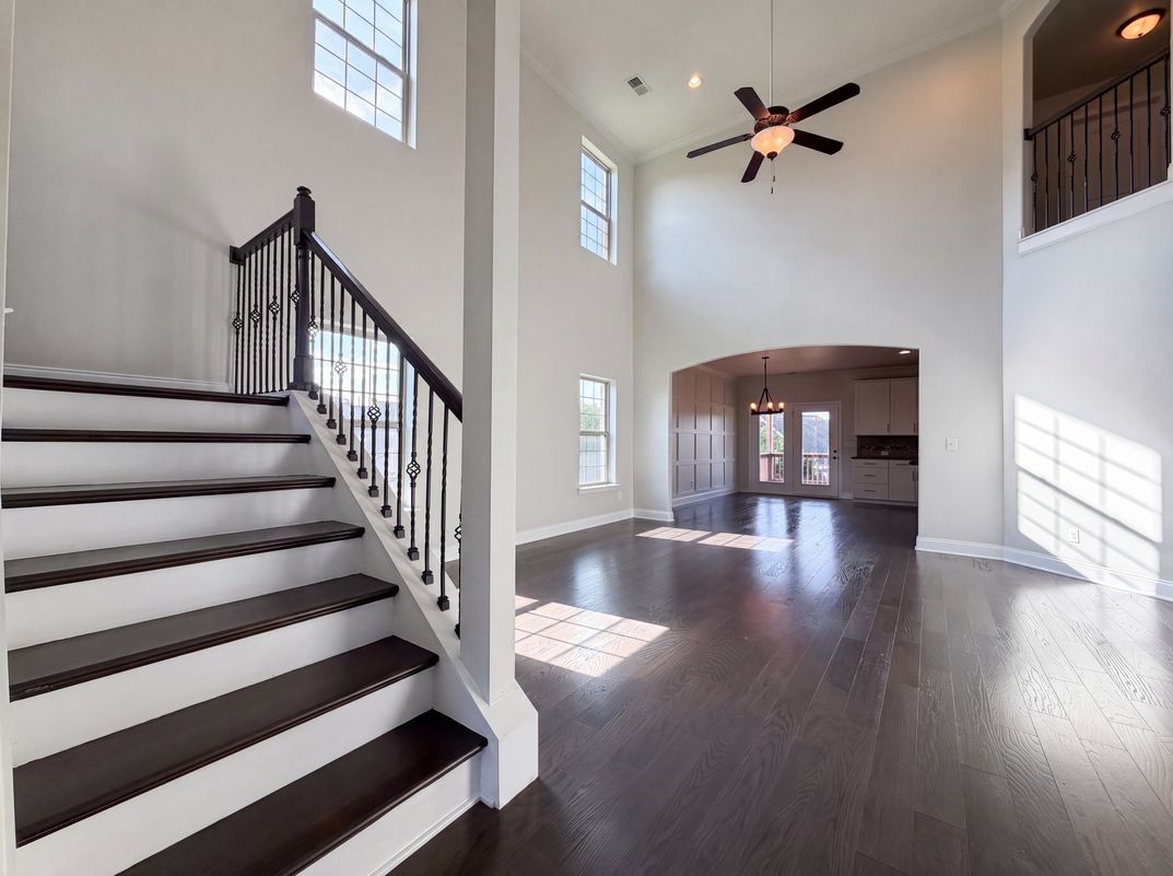 Photo 3 of 21 of 137 Ferdinand Dr, Gallatin, TN