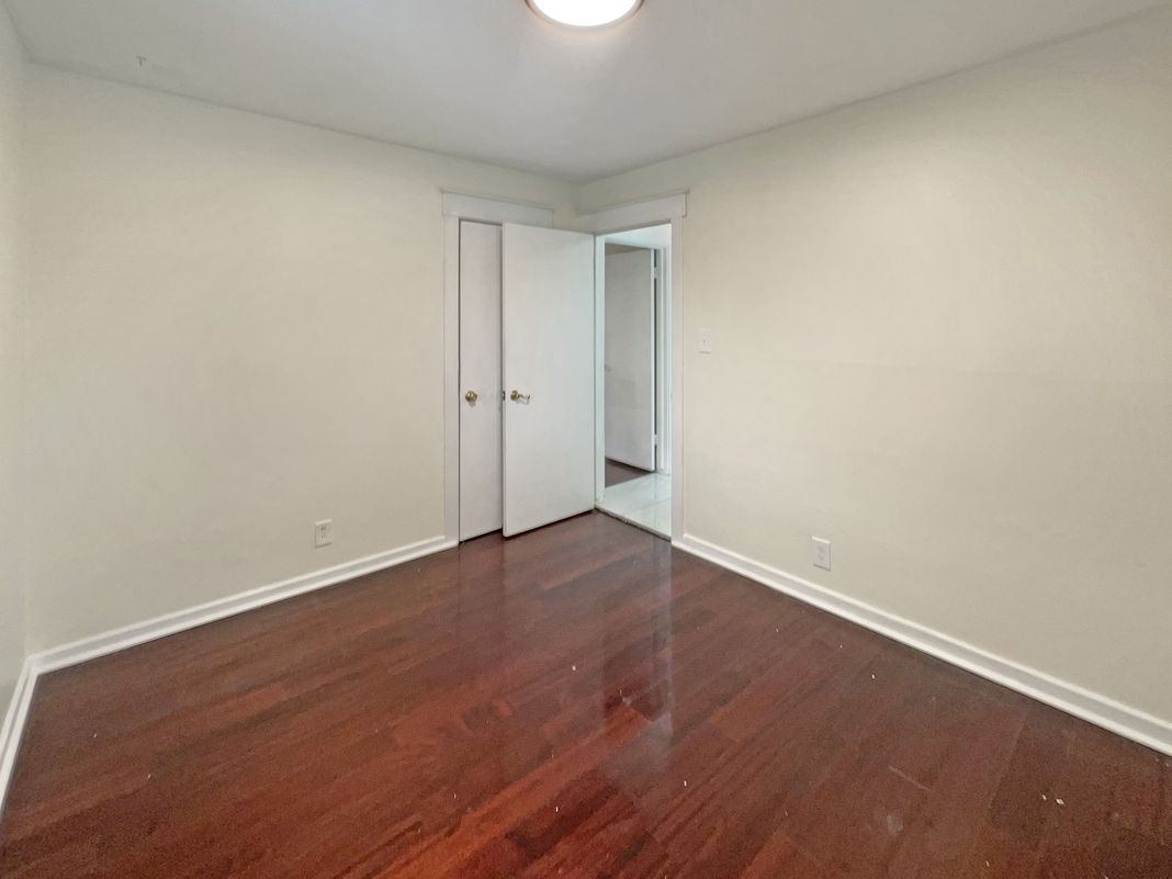 Photo 12 of 17 of 4055 N Grand Ave, Indianapolis, IN