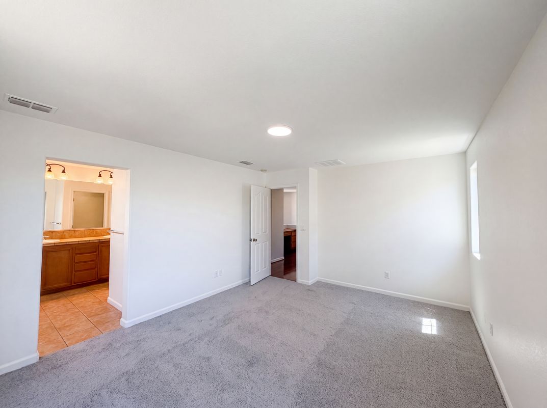 Photo 4 of 30 of 291 Candela Cir, Sacramento, CA