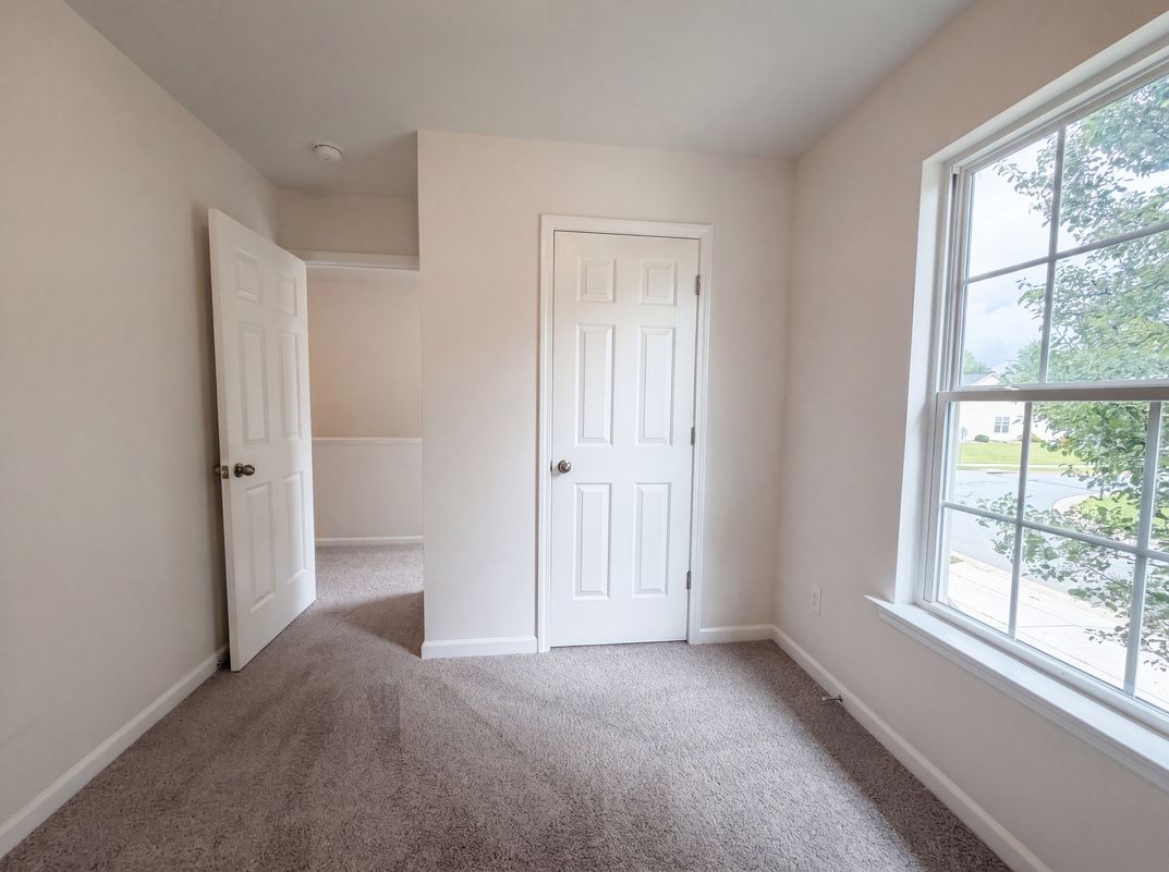 Photo 13 of 26 of 5503 Hardie Farm Dr, Greensboro, NC