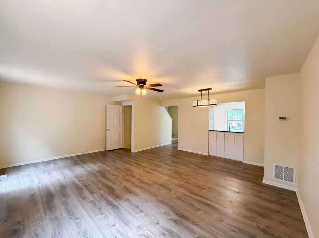 Photo 10 of 48 of 8641 Centerton Ln, Manassas, VA