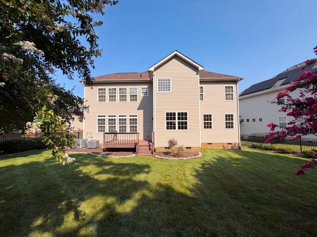Photo 5 of 28 of 1139 Donelea Ln NW, Concord, NC
