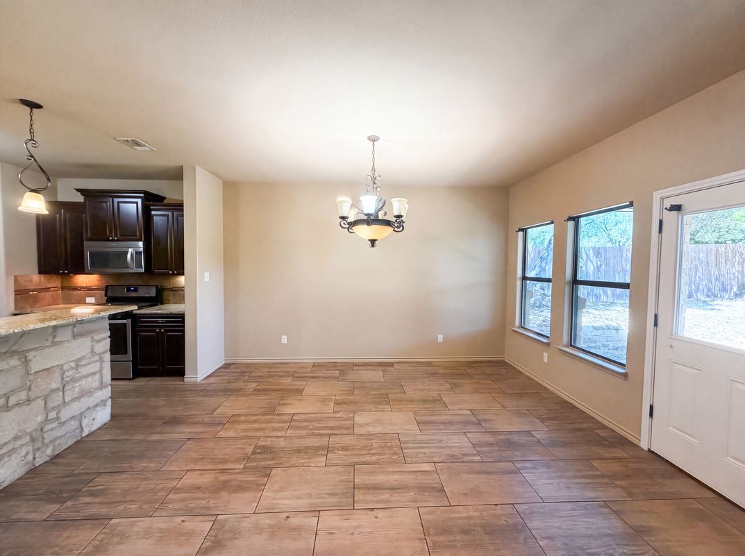 Photo 6 of 20 of 1305 Rocky Ridge Trl, Harker Heights, TX