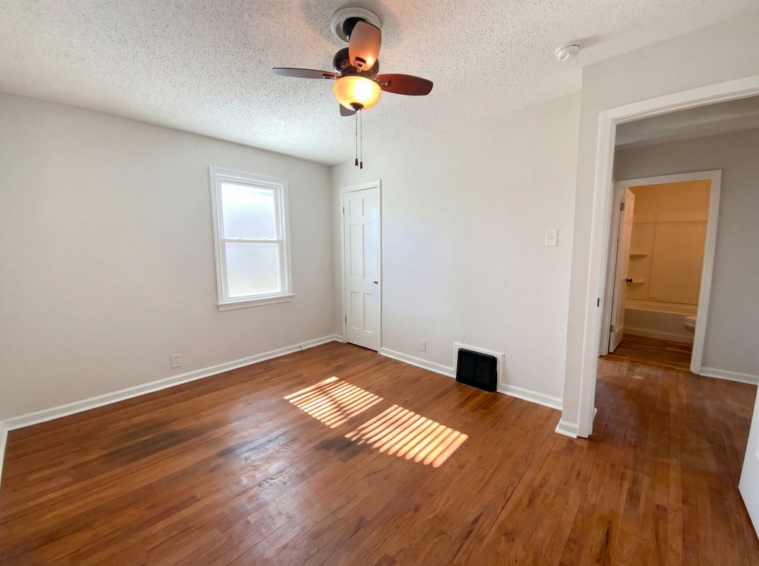 Photo 4 of 17 of 6736 Wise Ave, Saint Louis, MO