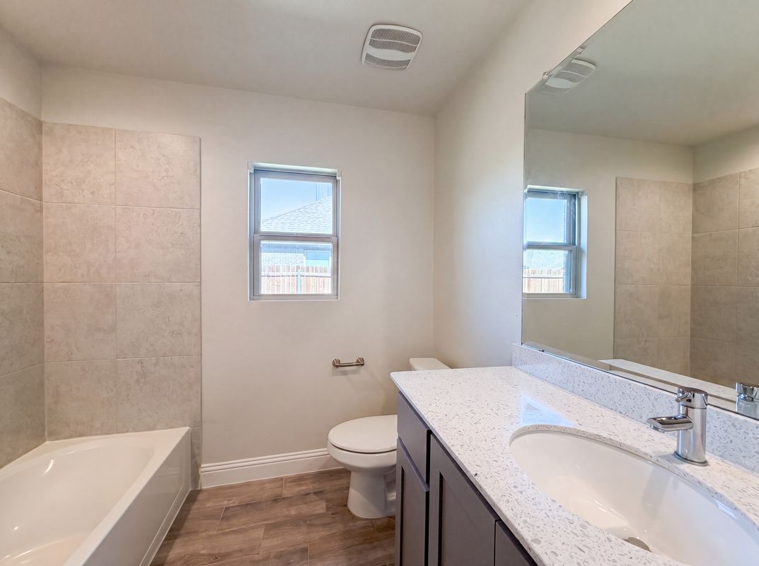 Photo 9 of 20 of 1530 Woodmere Dr, Krum, TX