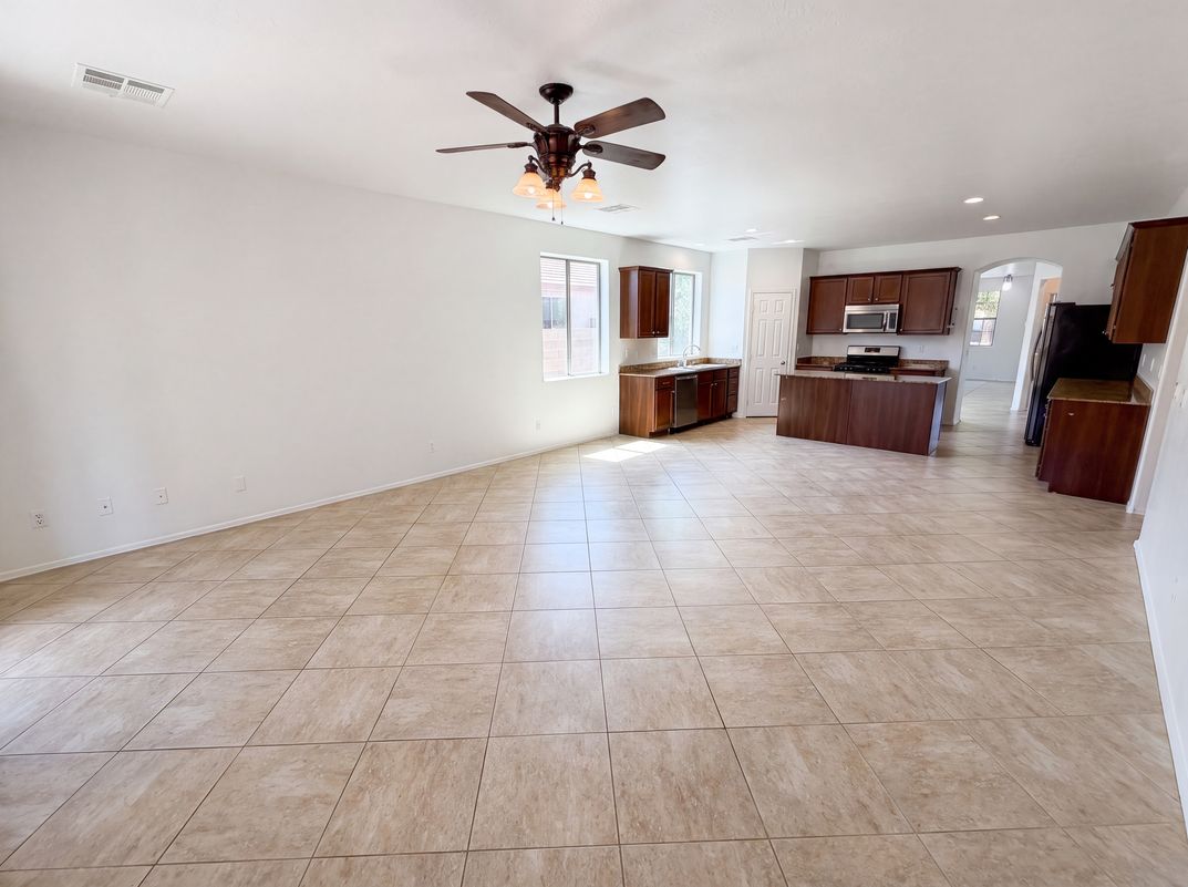 Photo 19 of 32 of 14559 W Cortez St, Surprise, AZ