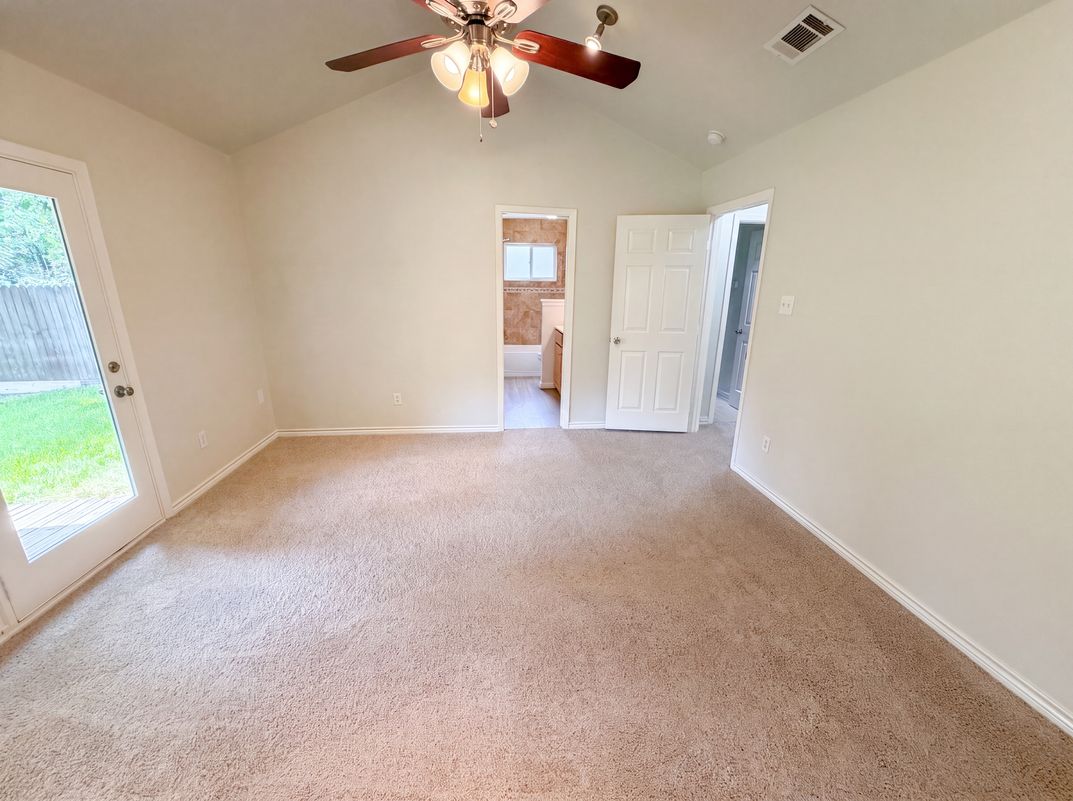 Photo 13 of 19 of 17014 Fid Ct, Crosby, TX