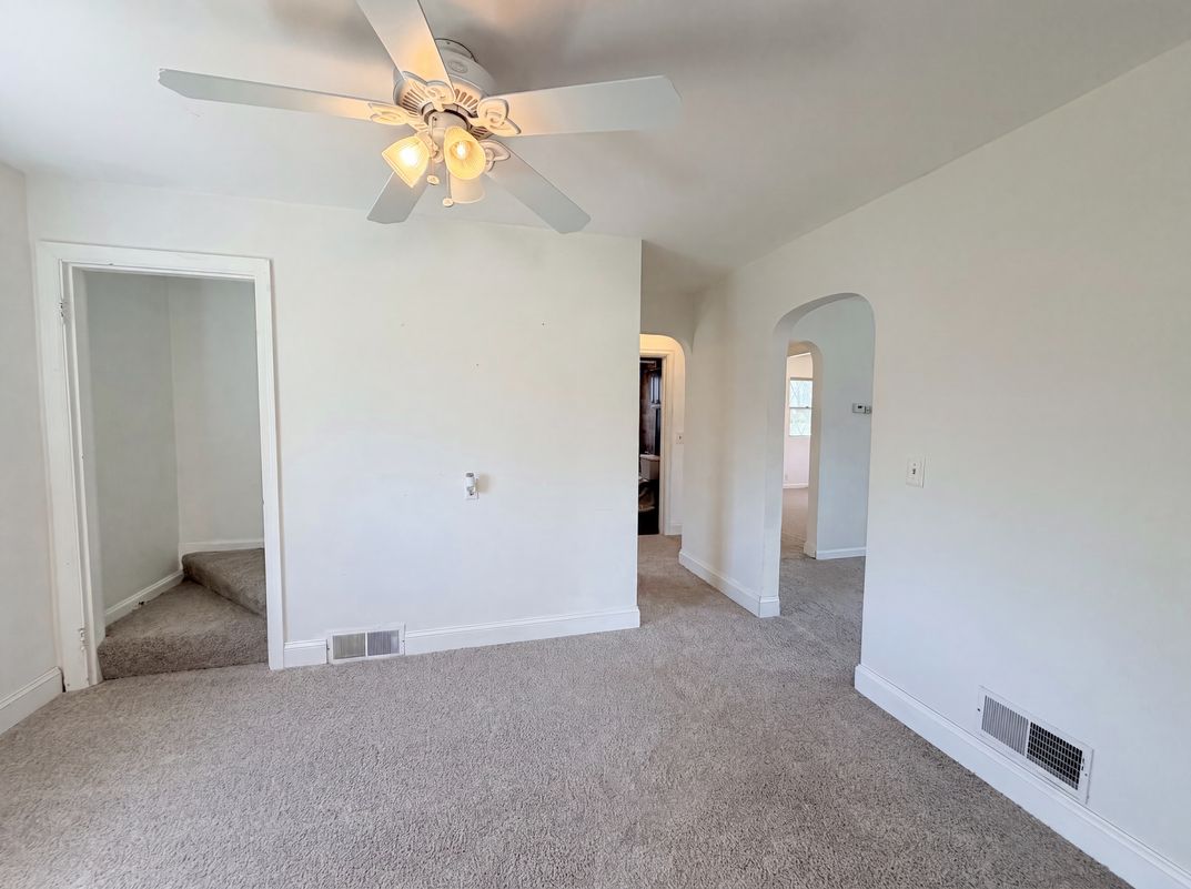 Photo 9 of 25 of 5476 Edalbert Dr, Cincinnati, OH