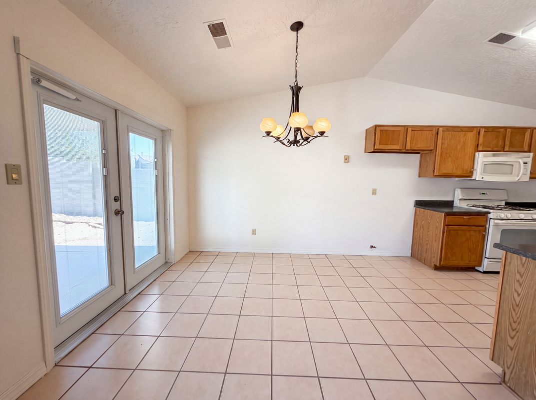 Photo 6 of 20 of 4417 Spanish Broom Ct NW, Albuquerque, NM
