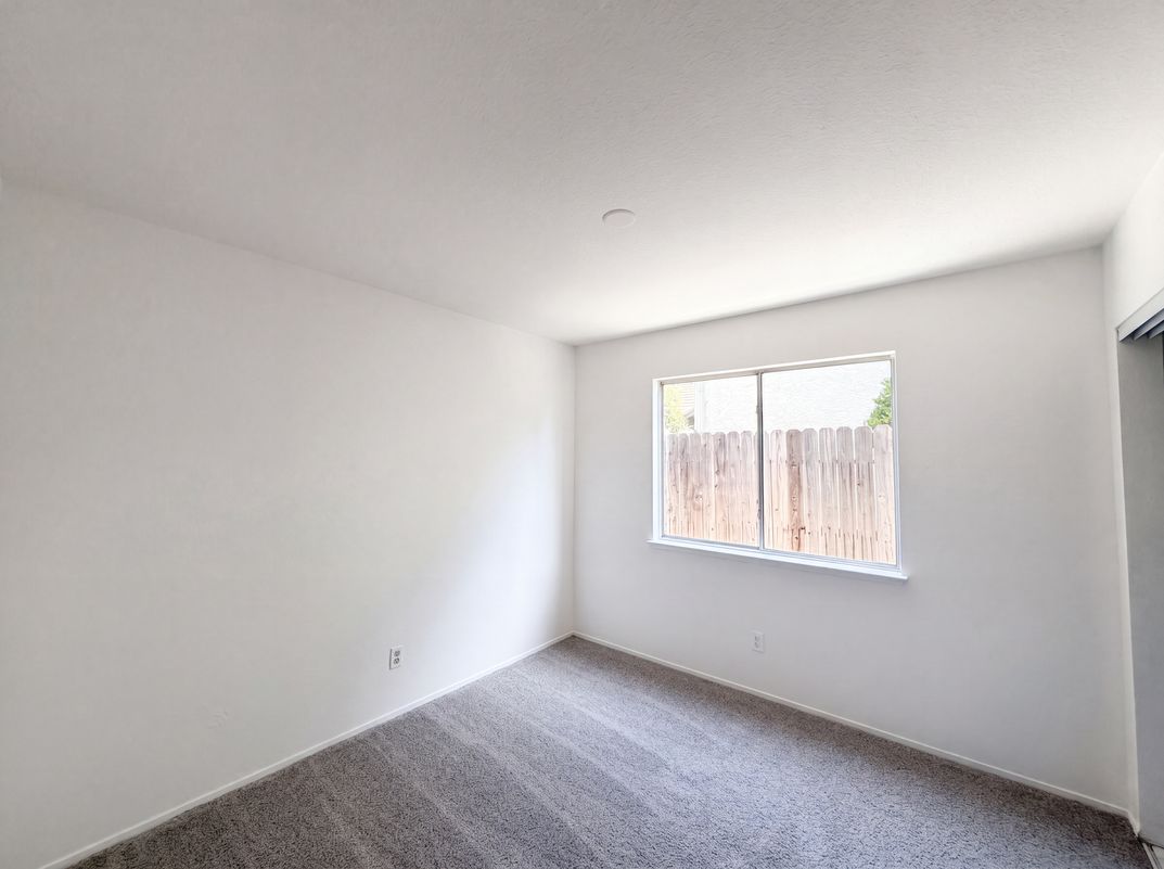 Photo 17 of 35 of 8027 Montevina Dr, Sacramento, CA