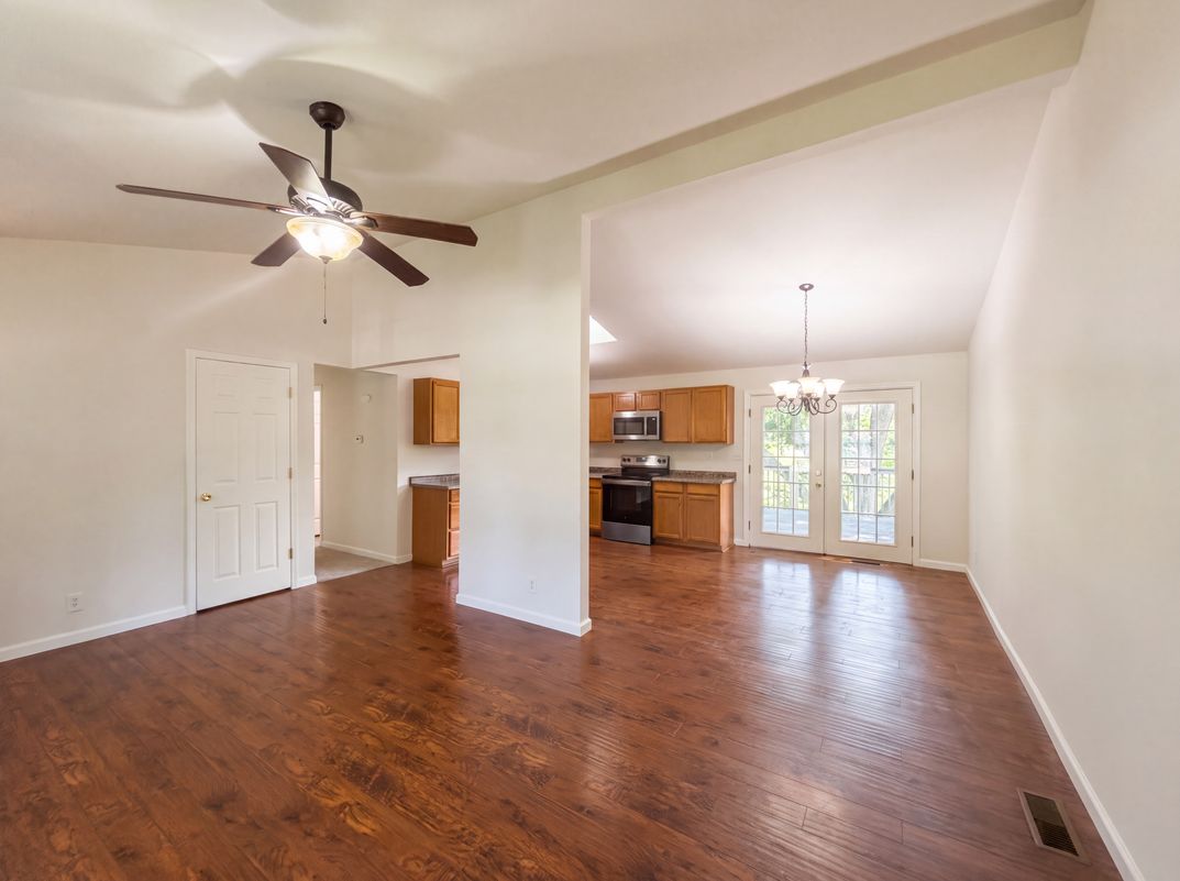 Photo 3 of 18 of 82 Cedar Ridge Dr, Pacific, MO