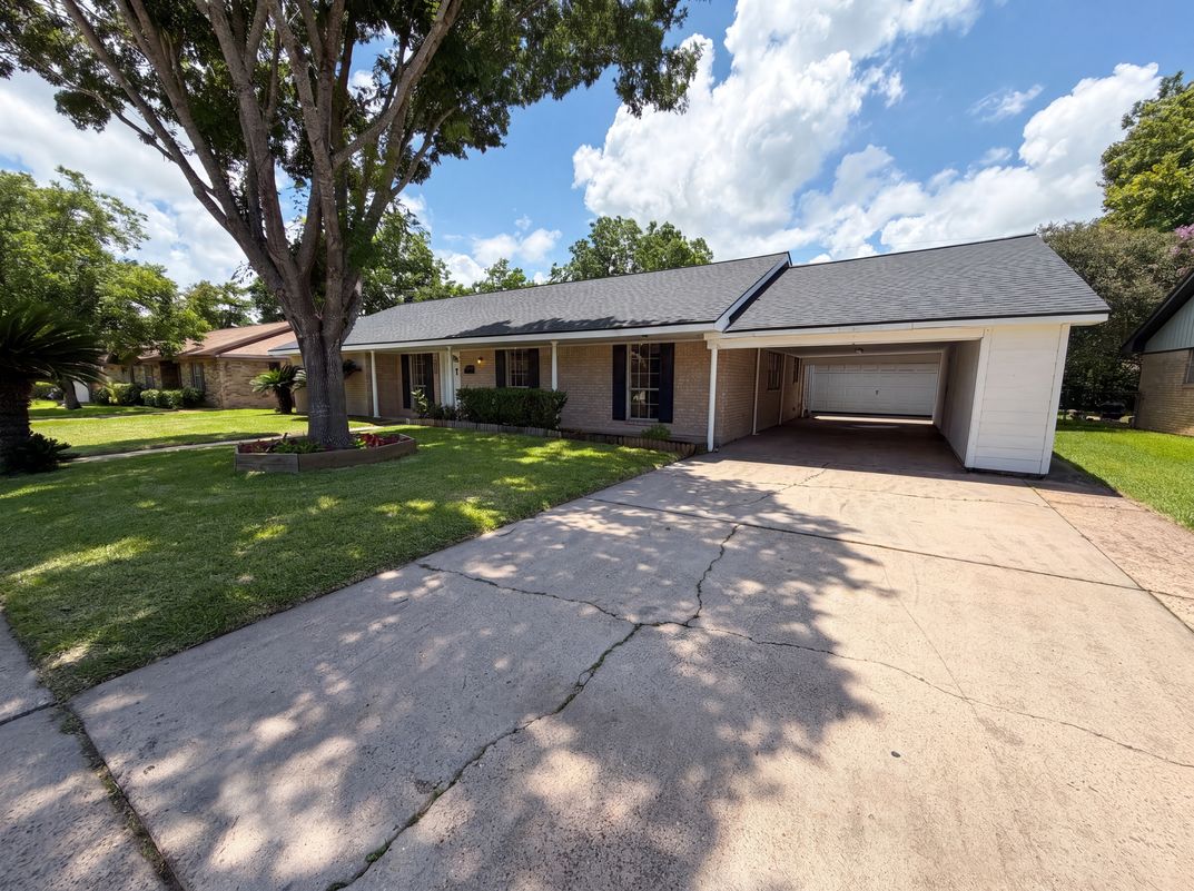 Photo 24 of 26 of 910 Luella Ave, Deer Park, TX