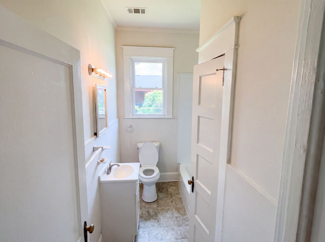 Photo 6 of 19 of 112 Sherard Ave, Ninety Six, SC