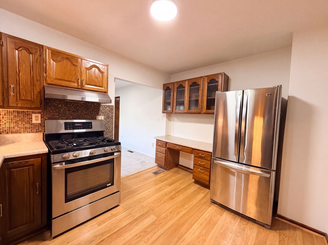 Photo 9 of 16 of 35115 University St, Westland, MI