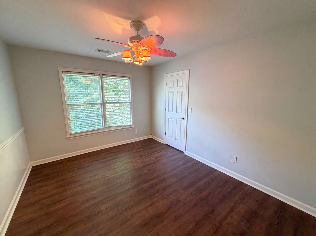 Photo 4 of 28 of 644 Laurel Wood Dr SW, Marietta, GA
