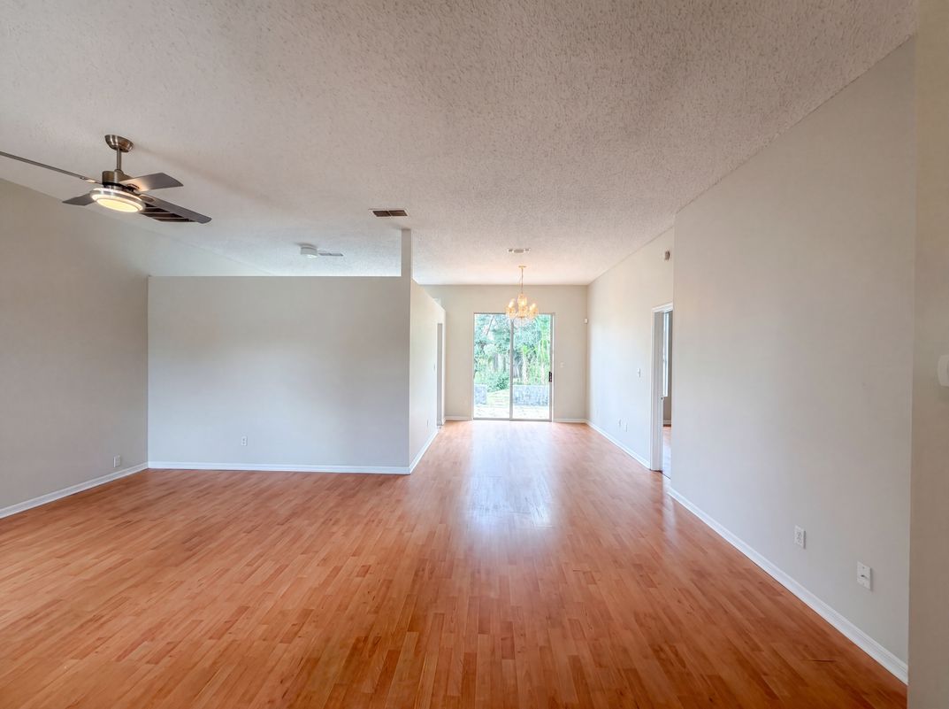 Property photo 3 of 5263 Clarion Oaks Dr