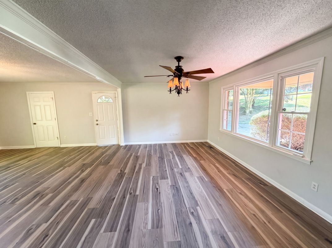 Photo 6 of 18 of 4305 Dawnwood Dr, Gastonia, NC