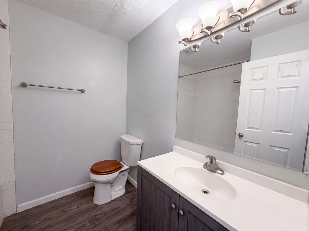Photo 16 of 33 of 1415 Bolenhill Ave, Columbus, OH