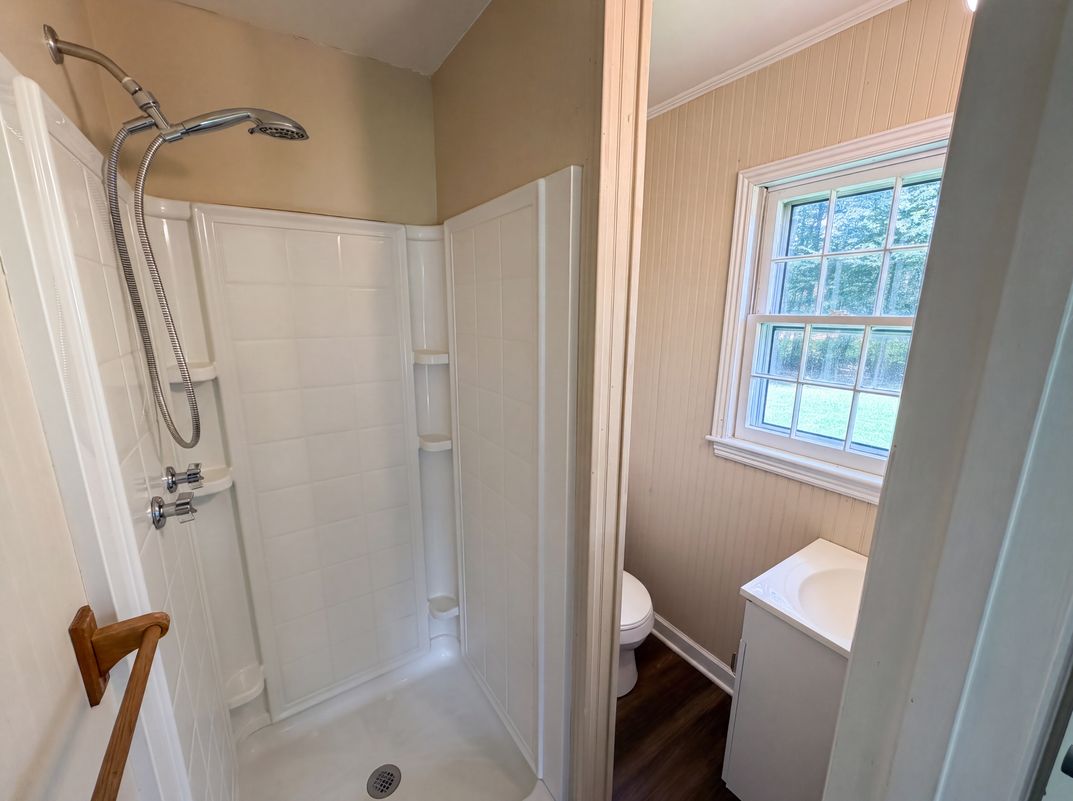Photo 12 of 23 of 5100 Robinwood Dr, Charlotte, NC