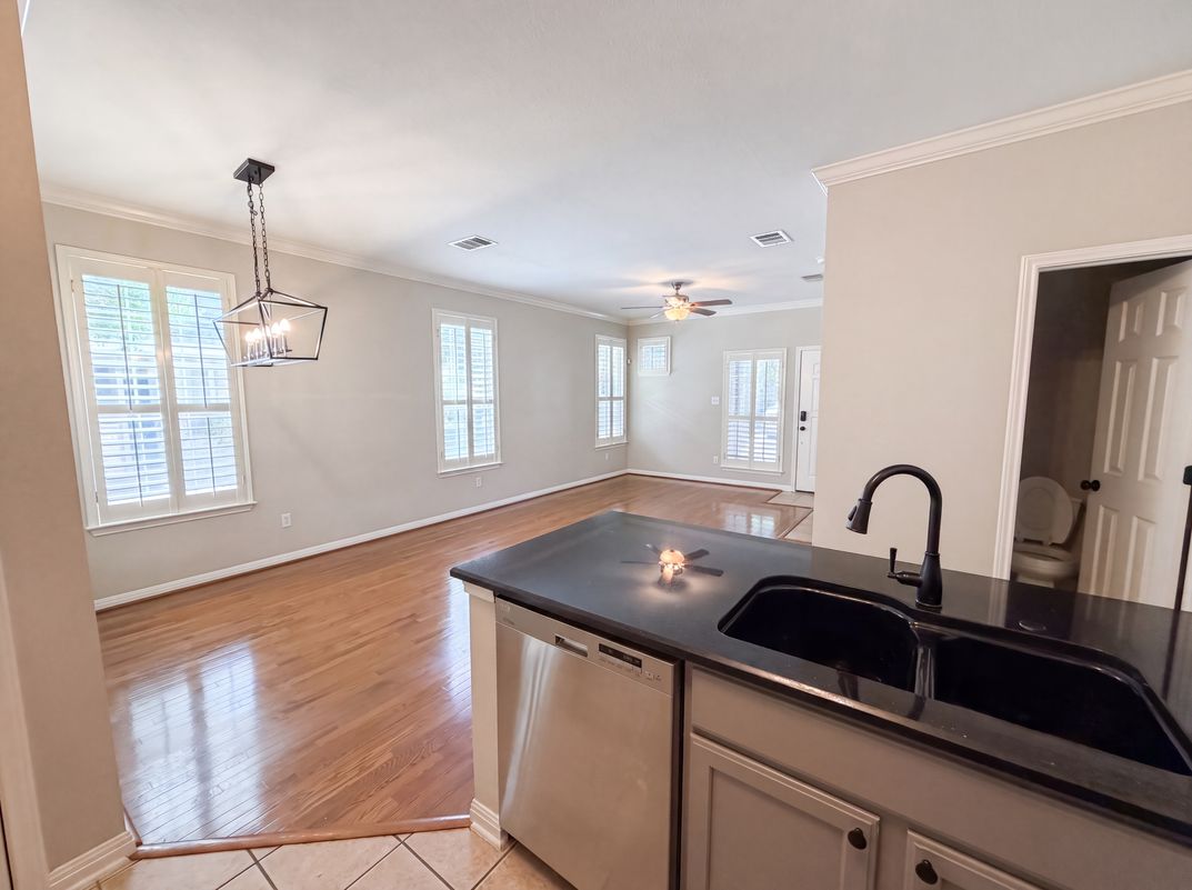 Photo 8 of 22 of 8518 Cahill Dr, Austin, TX