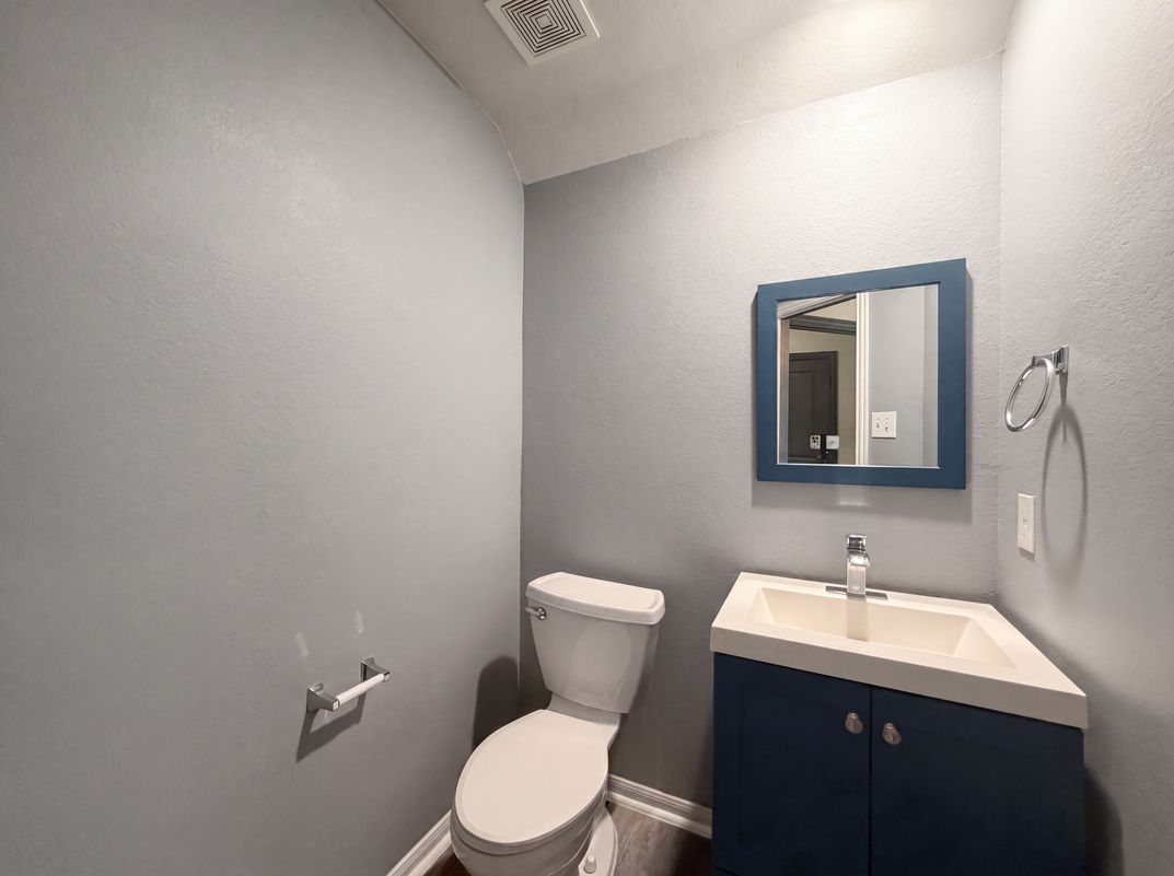 Photo 16 of 22 of 18664 Legend Oaks Dr, Magnolia, TX