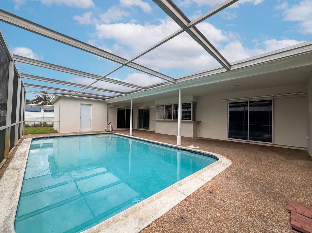 Photo 24 of 25 of 7141 Harbour Blvd, Miramar, FL