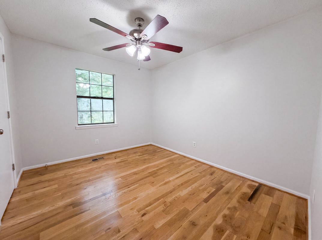 Photo 11 of 21 of 405 Annie Lee Rd, Trussville, AL