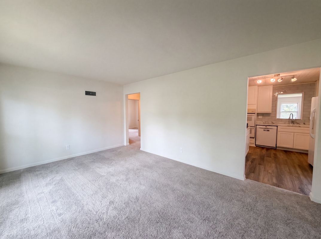 Photo 7 of 18 of 8606 Vasel Ave, Saint Louis, MO